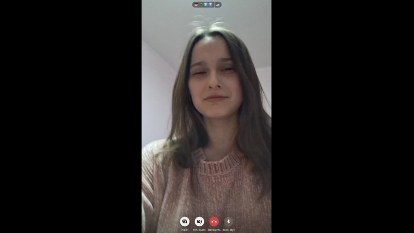 Recruiter convinces girl on video call to flash tits and ass